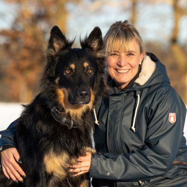 Hundetrainerin mit ihrem Hund - Fotos von Mensch und Tier